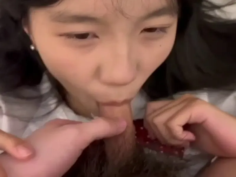 Em loli dễ thương mút củ khoải biến em thành con đào dâm dục p2